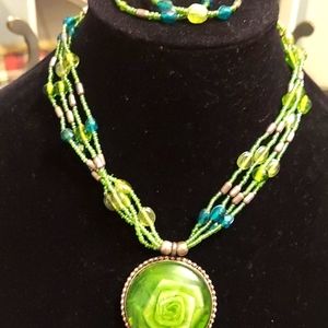 SALE. Green color necklace & earrings.